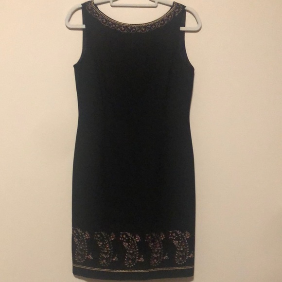 MAGGY LONDON PETITES little black dress. Size 10. Beautiful trim. - Picture 1 of 9